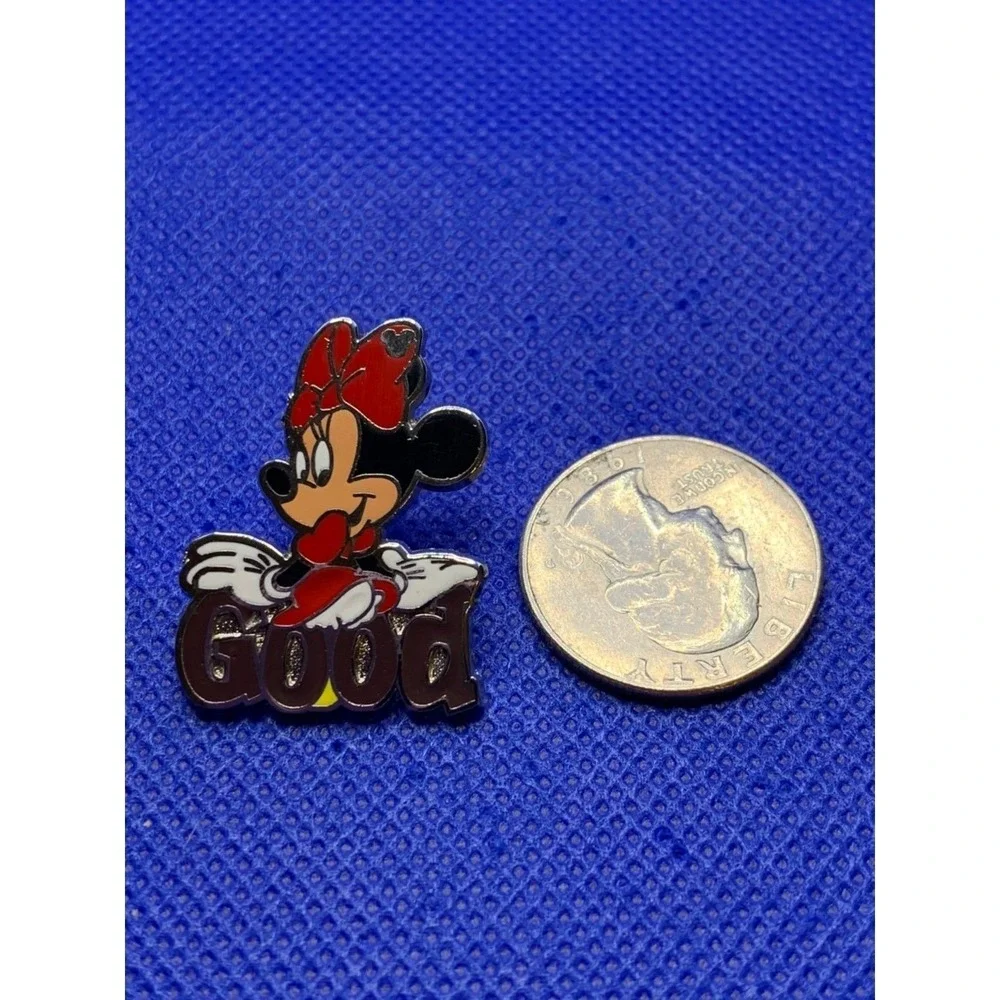 2010 Minnie Mouse Error Disney pin Good Collection